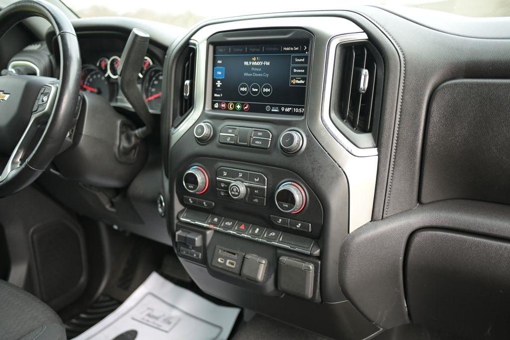 Chevrolet Silverado 1500 2WD Crew Cab 147" LT 2020