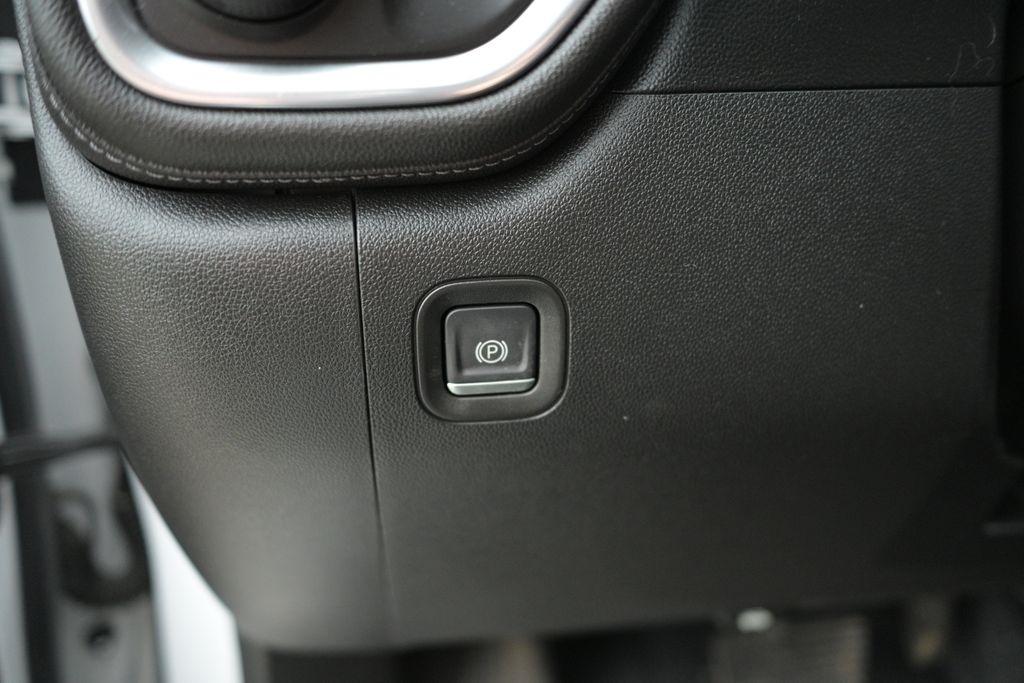 Chevrolet Silverado 1500 4WD Crew Cab 147" LTZ 2019