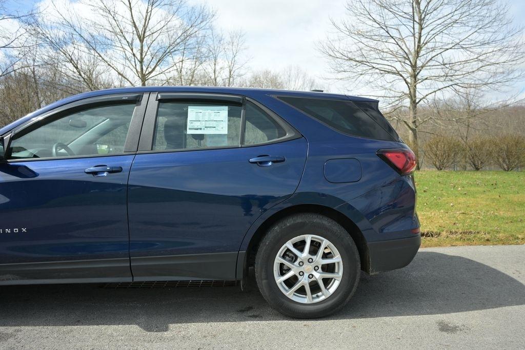 Chevrolet Equinox FWD 4dr LS w/1LS 2023