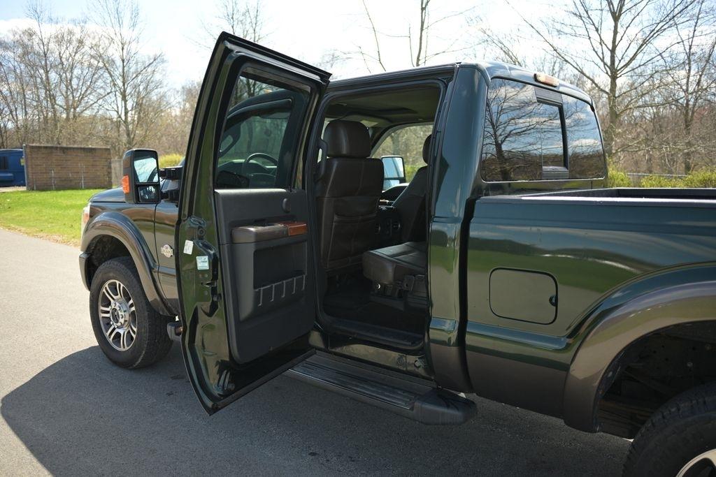 Ford Super Duty F-350 SRW 4WD Crew Cab 156" King Ranch 2016