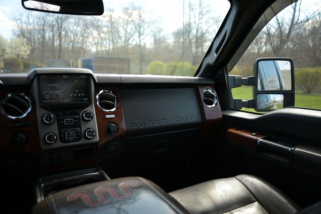 Ford Super Duty F-350 SRW 4WD Crew Cab 156" King Ranch 2016