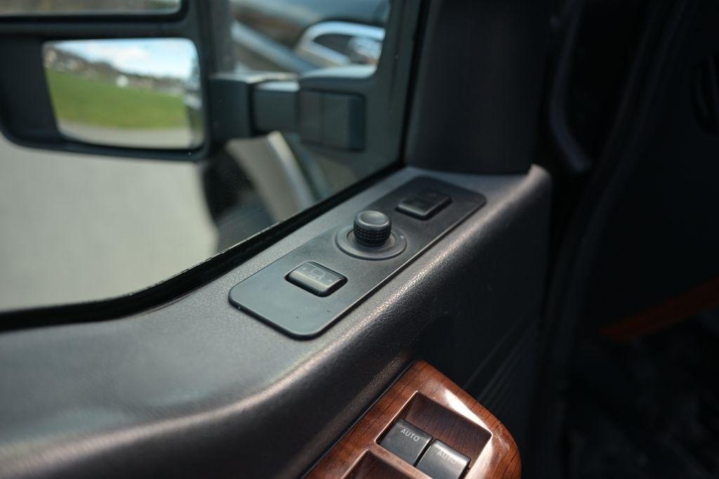 Ford Super Duty F-350 SRW 4WD Crew Cab 156" King Ranch 2016