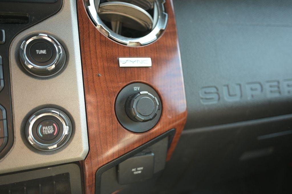 Ford Super Duty F-350 SRW 4WD Crew Cab 156" King Ranch 2016