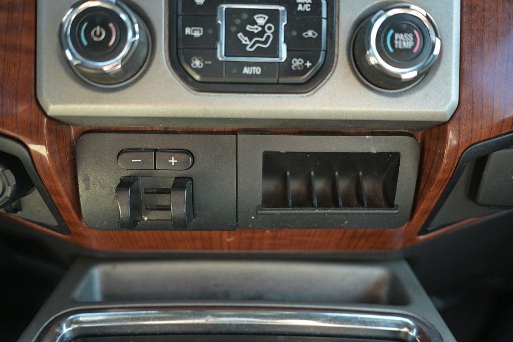 Ford Super Duty F-350 SRW 4WD Crew Cab 156" King Ranch 2016