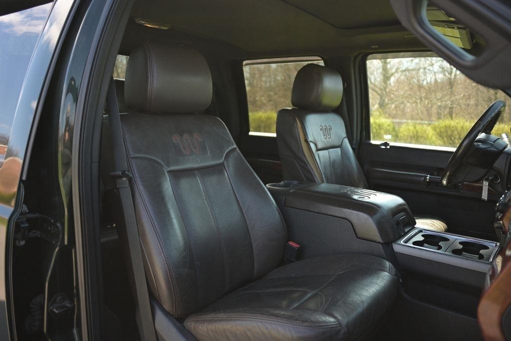 Ford Super Duty F-350 SRW 4WD Crew Cab 156" King Ranch 2016