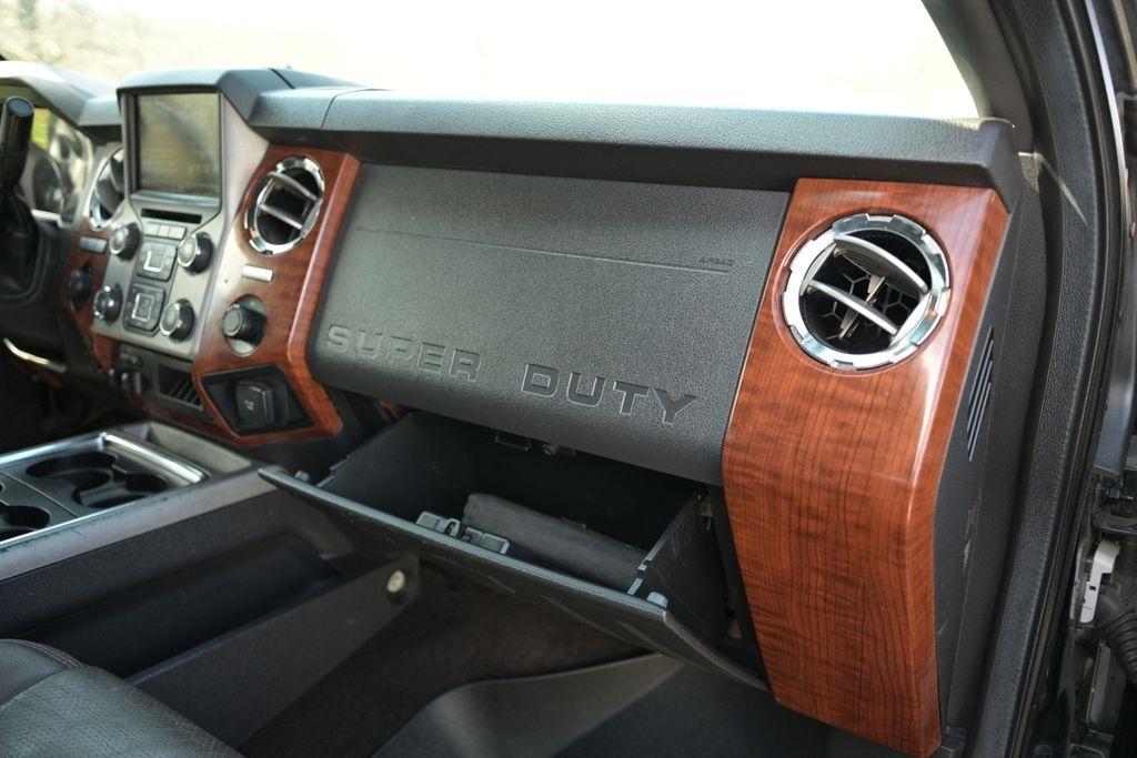 Ford Super Duty F-350 SRW 4WD Crew Cab 156" King Ranch 2016