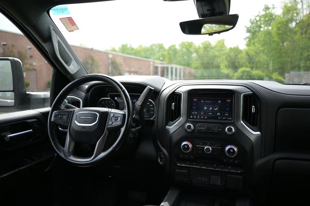 GMC Sierra 2500HD 4WD Crew Cab 159" Denali 2023