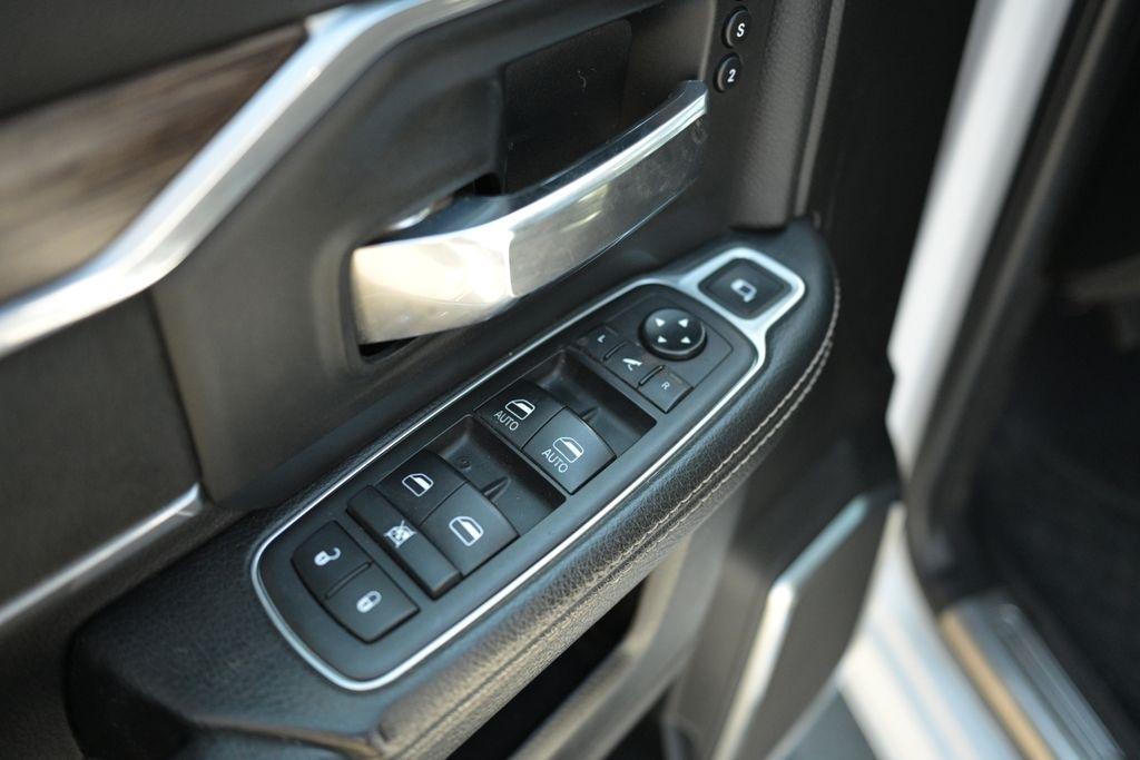 RAM 2500 Laramie 4x4 Crew Cab 6'4" Box 2019