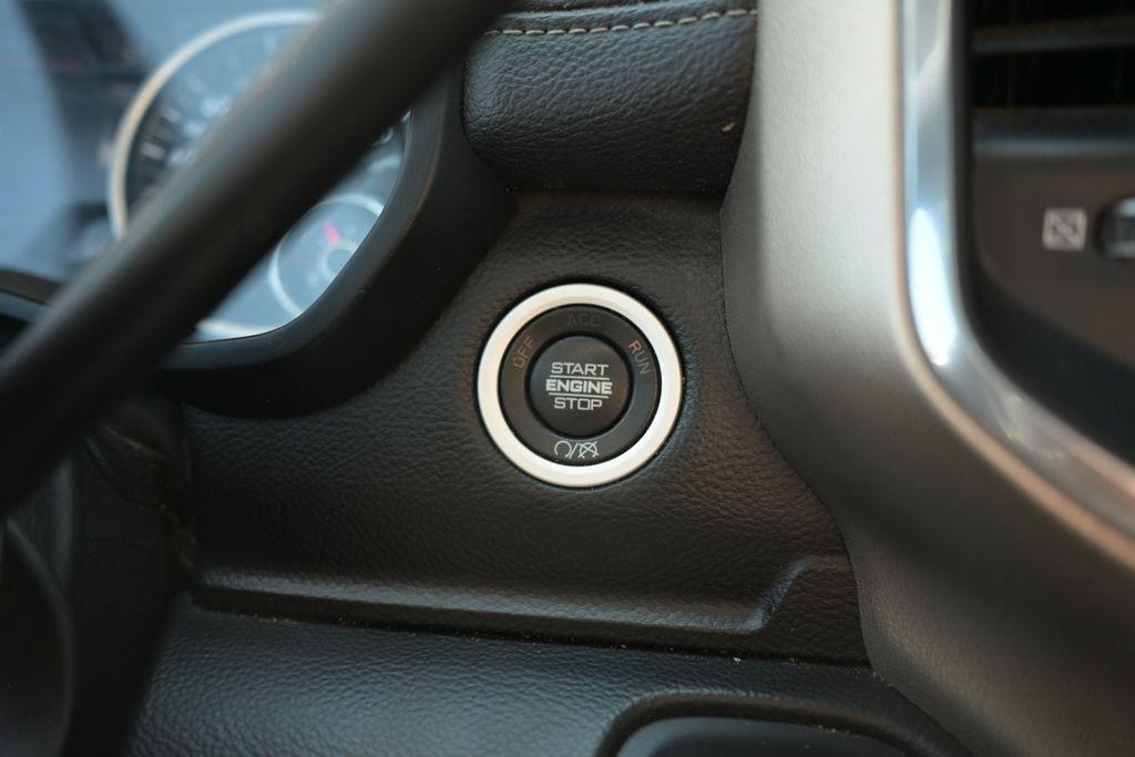 RAM 2500 Laramie 4x4 Crew Cab 6'4" Box 2019