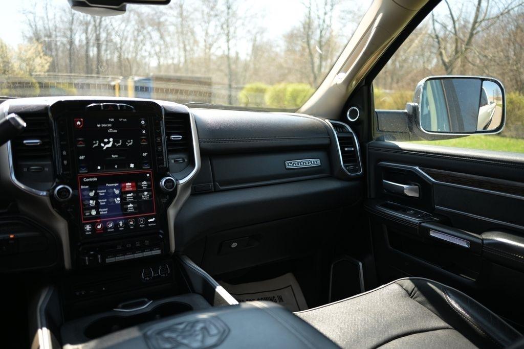 RAM 2500 Laramie 4x4 Crew Cab 6'4" Box 2019