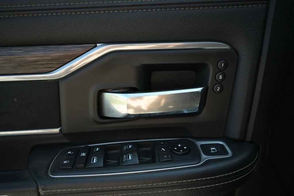 RAM 2500 Laramie 4x4 Crew Cab 6'4" Box 2019