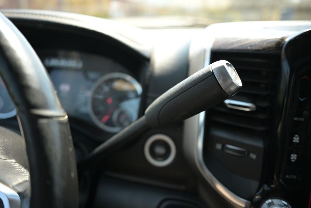 RAM 2500 Laramie 4x4 Crew Cab 6'4" Box 2019