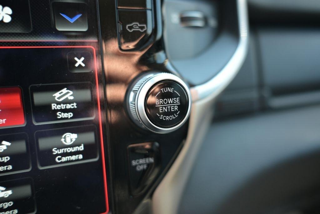 RAM 2500 Laramie 4x4 Crew Cab 6'4" Box 2019