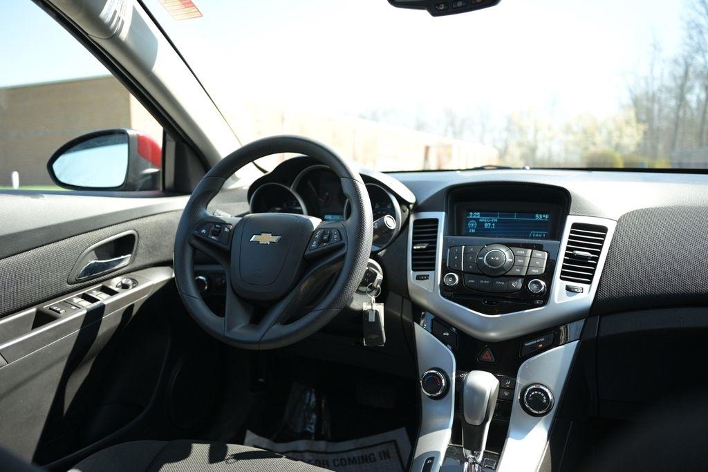 Chevrolet Cruze Limited 4dr Sdn Auto LT w/1LT 2016