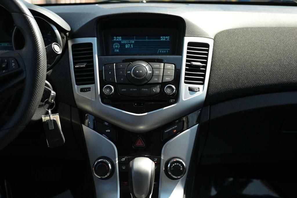 Chevrolet Cruze Limited 4dr Sdn Auto LT w/1LT 2016