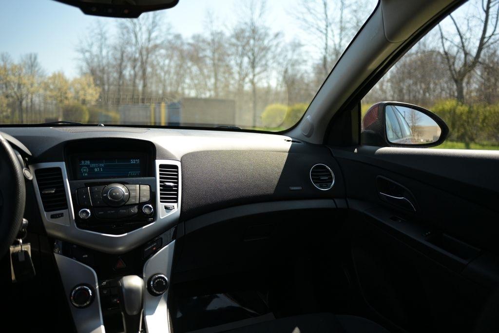 Chevrolet Cruze Limited 4dr Sdn Auto LT w/1LT 2016