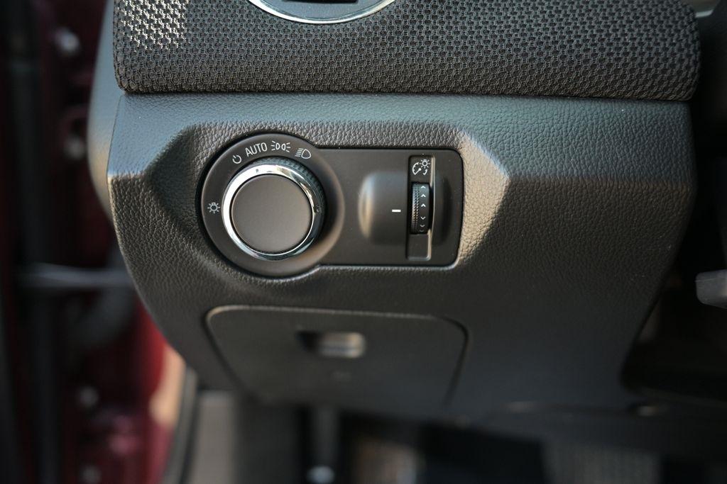 Chevrolet Cruze Limited 4dr Sdn Auto LT w/1LT 2016