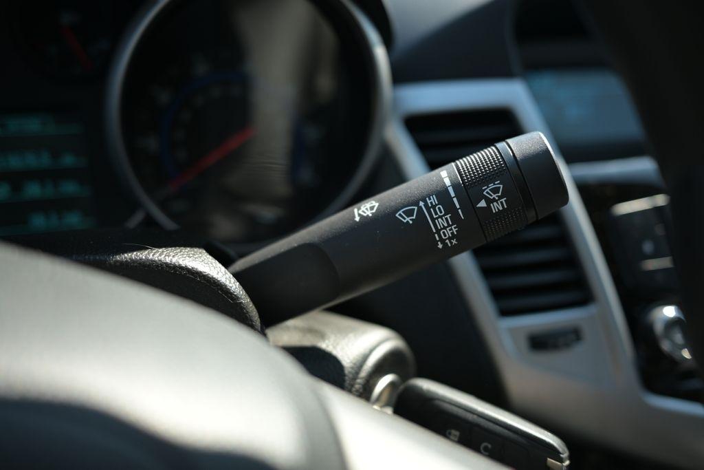 Chevrolet Cruze Limited 4dr Sdn Auto LT w/1LT 2016