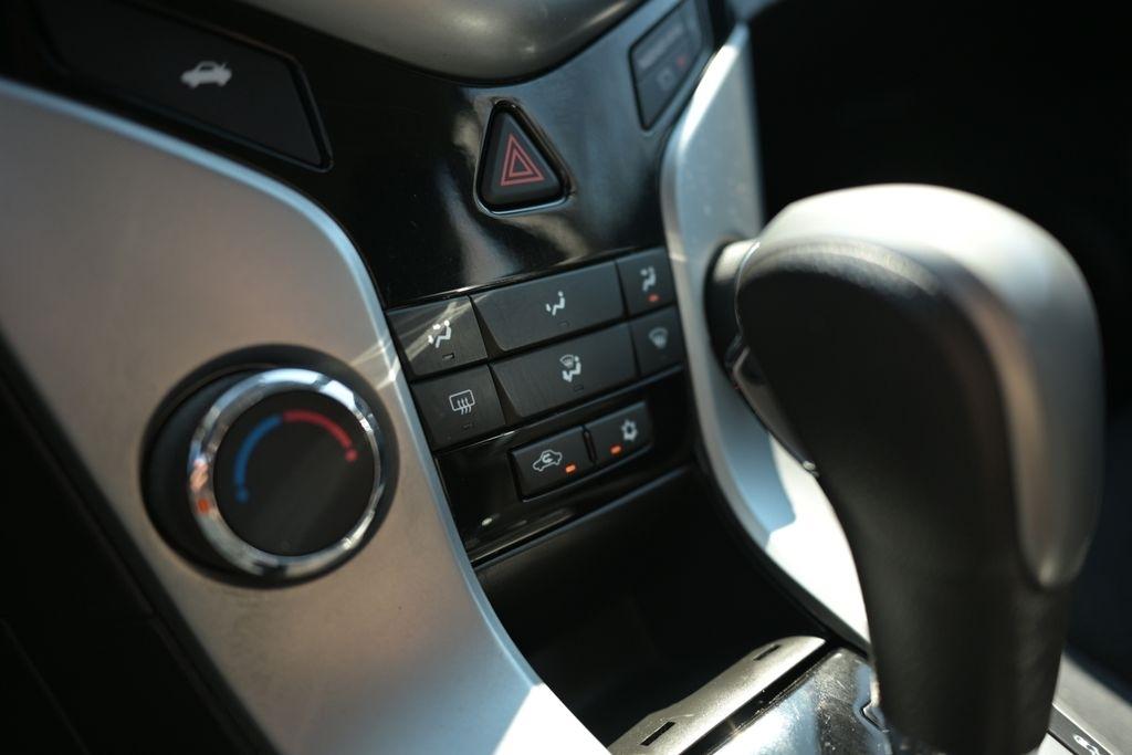 Chevrolet Cruze Limited 4dr Sdn Auto LT w/1LT 2016