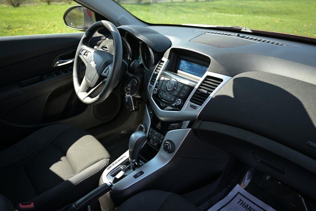 Chevrolet Cruze Limited 4dr Sdn Auto LT w/1LT 2016