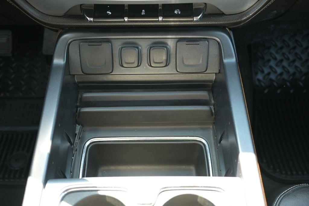 GMC Sierra 1500 4WD Crew Cab 143.5" SLT 2014