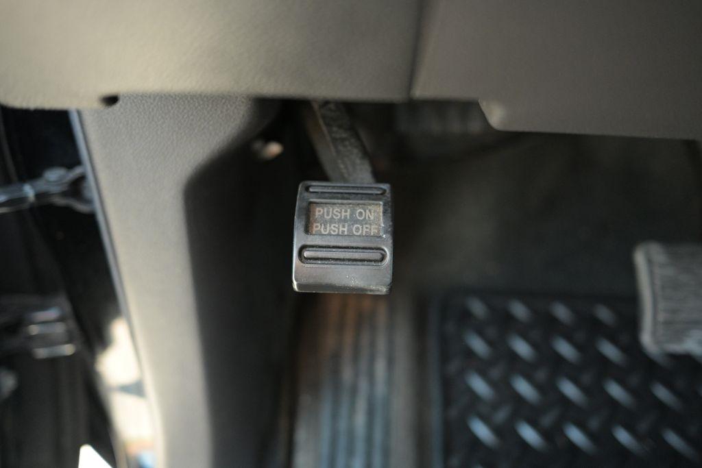 GMC Sierra 1500 4WD Crew Cab 143.5" SLT 2014