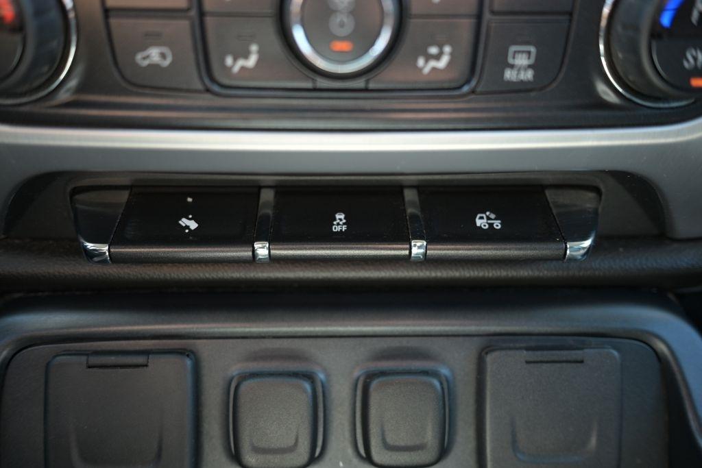 GMC Sierra 1500 4WD Crew Cab 143.5" SLT 2014