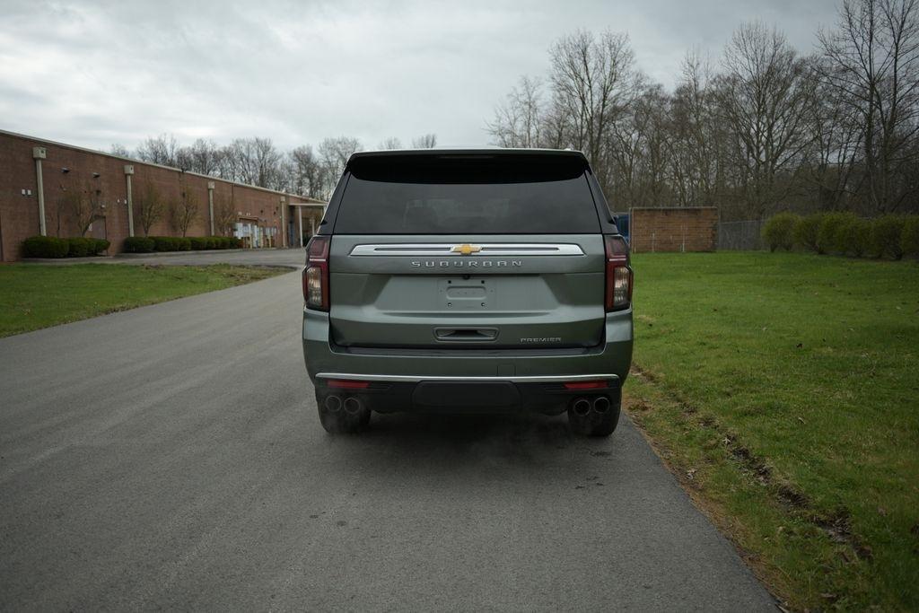 Chevrolet Suburban 4WD 4dr Premier 2023