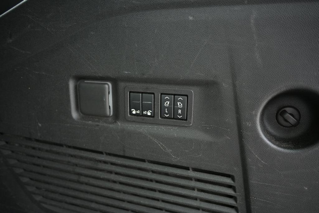 Chevrolet Suburban 4WD 4dr Premier 2023