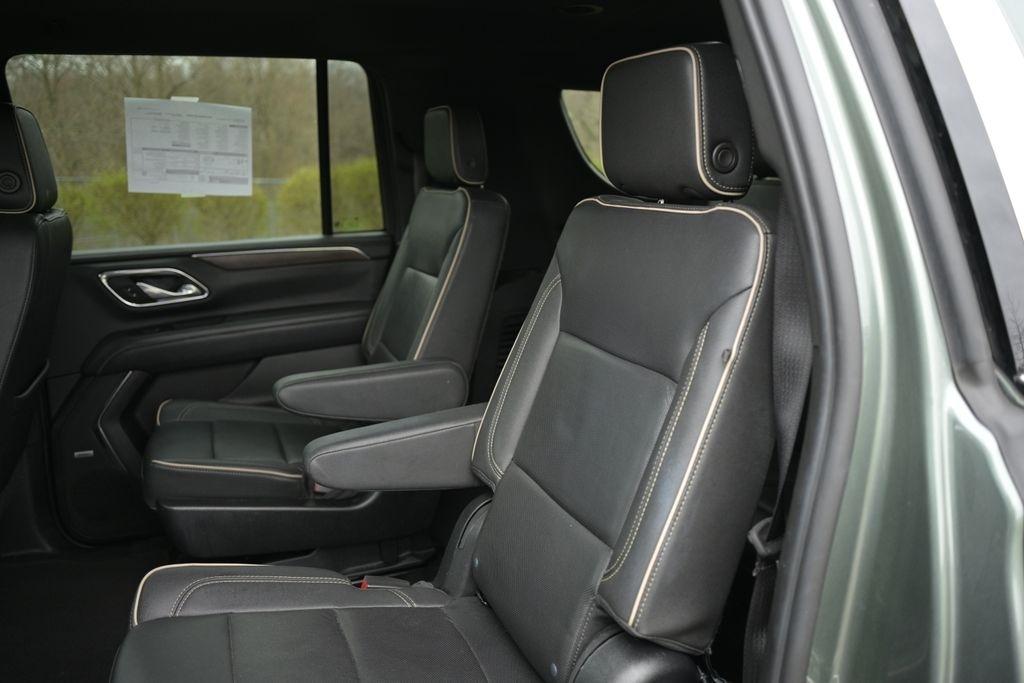 Chevrolet Suburban 4WD 4dr Premier 2023