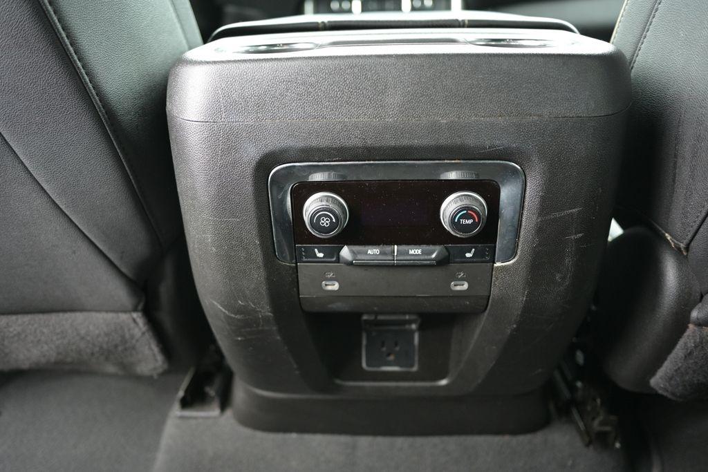 Chevrolet Suburban 4WD 4dr Premier 2023