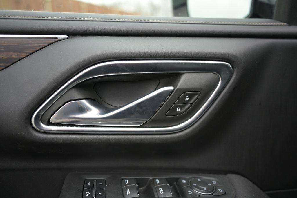 Chevrolet Suburban 4WD 4dr Premier 2023