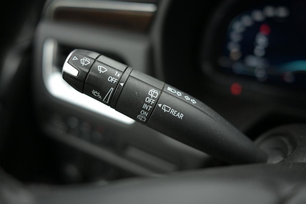 Chevrolet Suburban 4WD 4dr Premier 2023