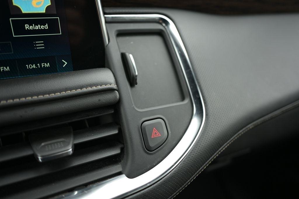 Chevrolet Suburban 4WD 4dr Premier 2023