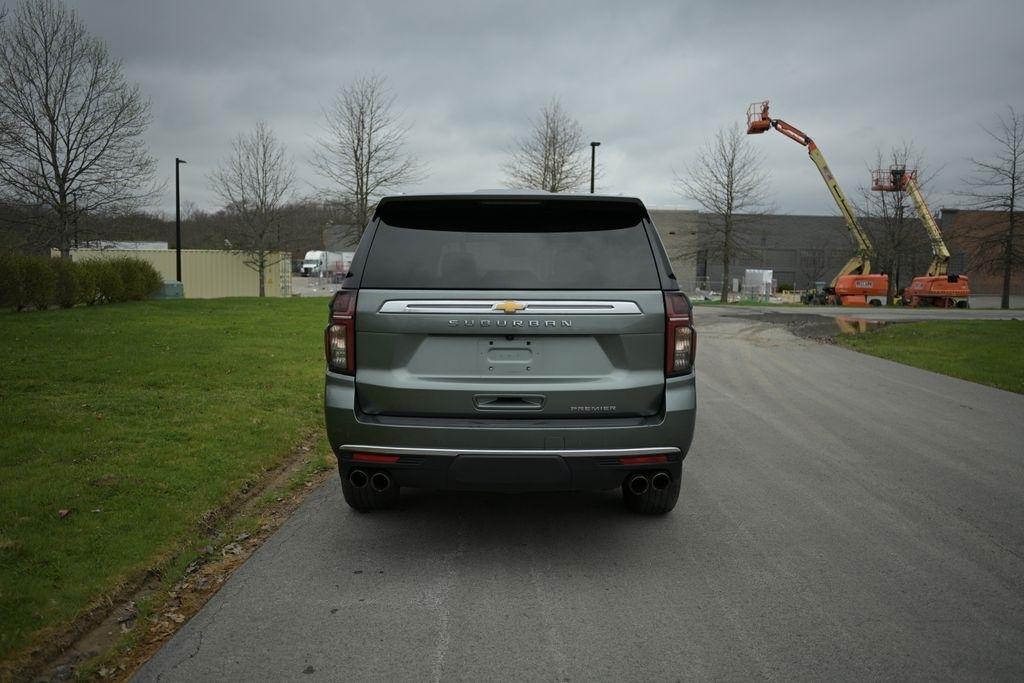 Chevrolet Suburban 4WD 4dr Premier 2023