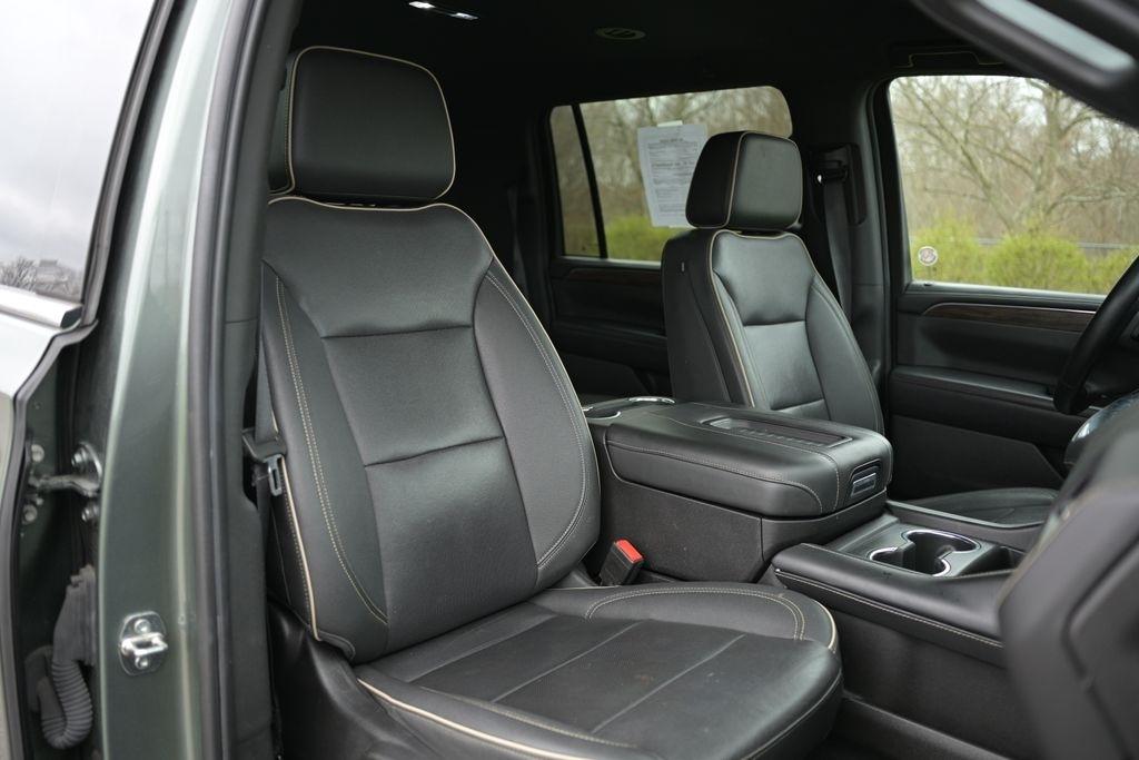 Chevrolet Suburban 4WD 4dr Premier 2023