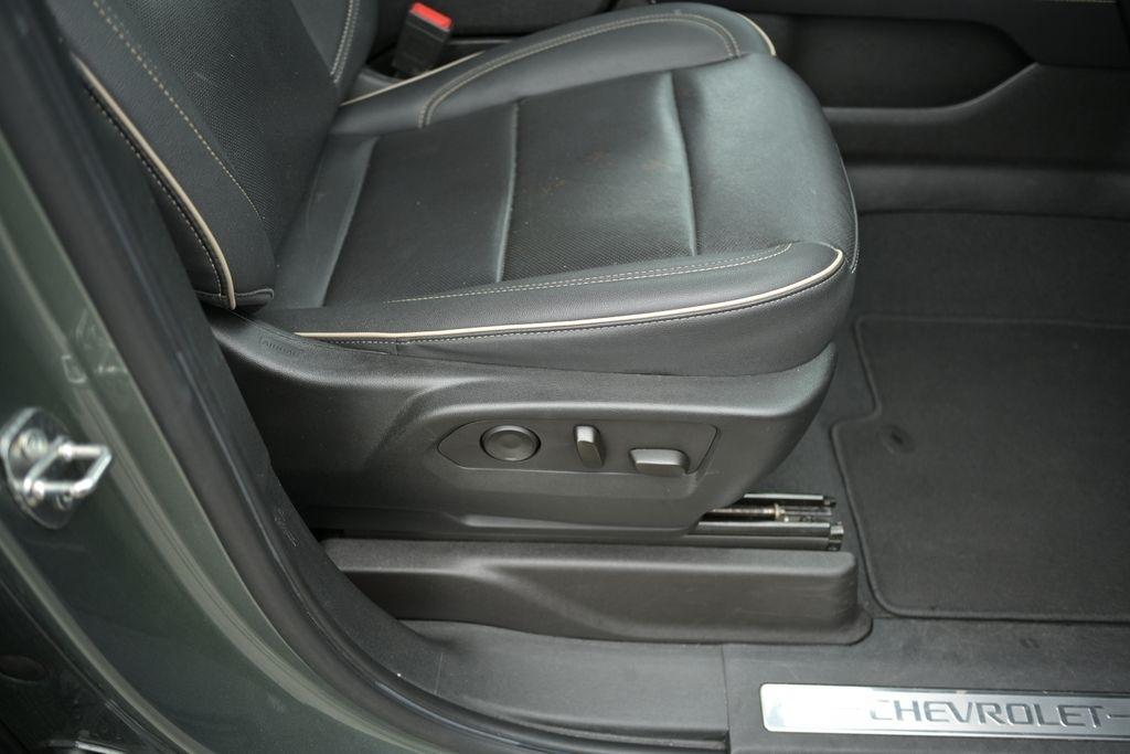 Chevrolet Suburban 4WD 4dr Premier 2023