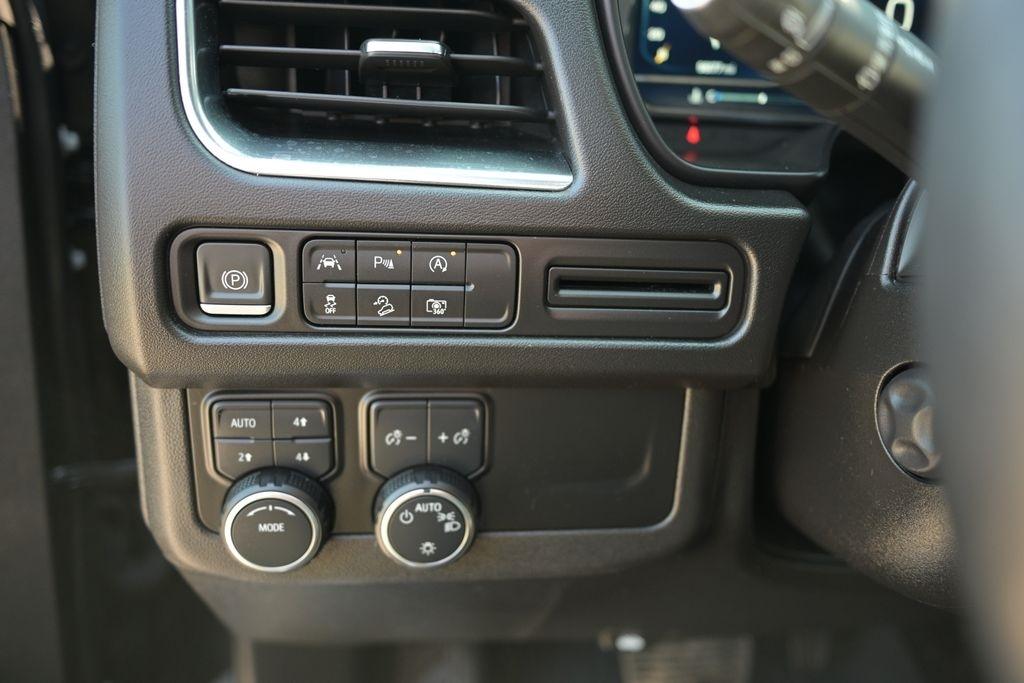 Chevrolet Tahoe 4WD 4dr Z71 2023