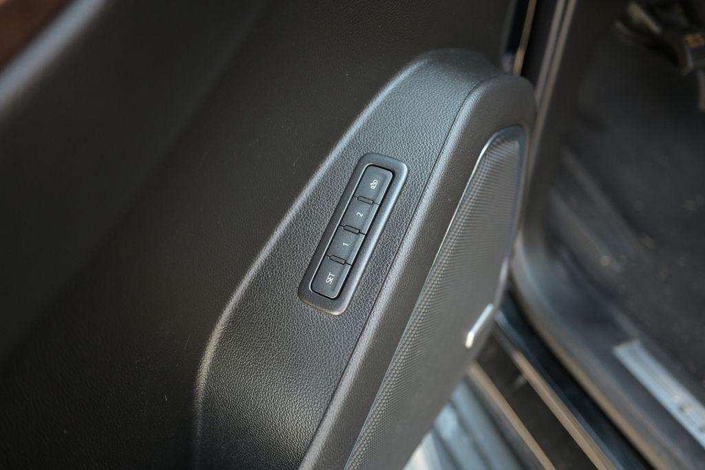 Chevrolet Tahoe 4WD 4dr LT 2019