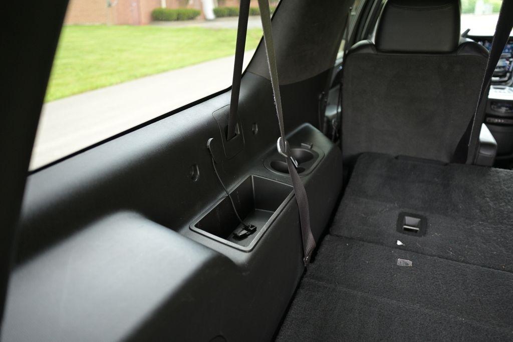 Cadillac Escalade ESV 4WD 4dr Platinum 2015