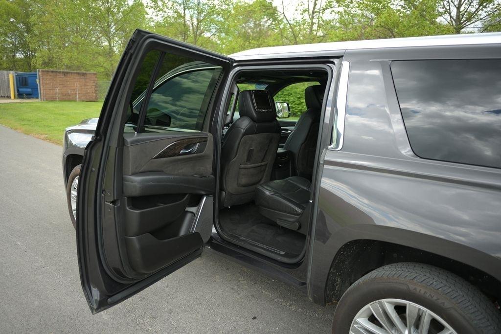 Cadillac Escalade ESV 4WD 4dr Platinum 2015