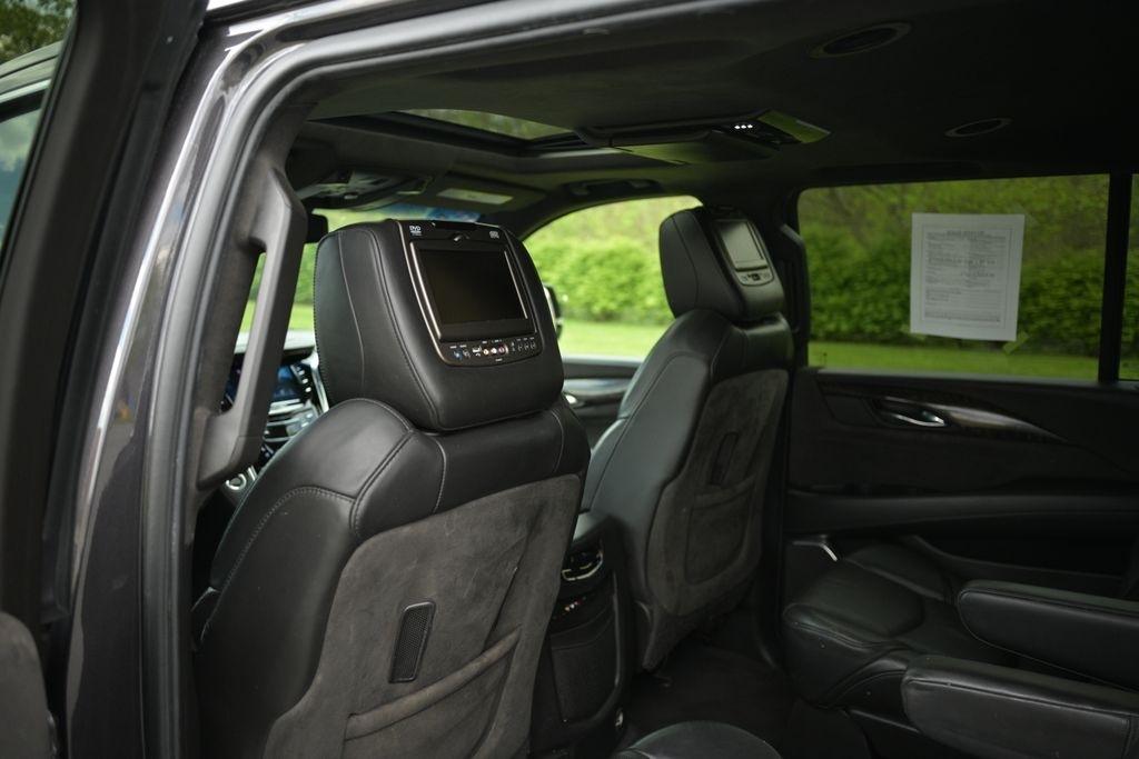 Cadillac Escalade ESV 4WD 4dr Platinum 2015