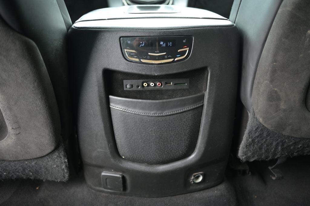 Cadillac Escalade ESV 4WD 4dr Platinum 2015