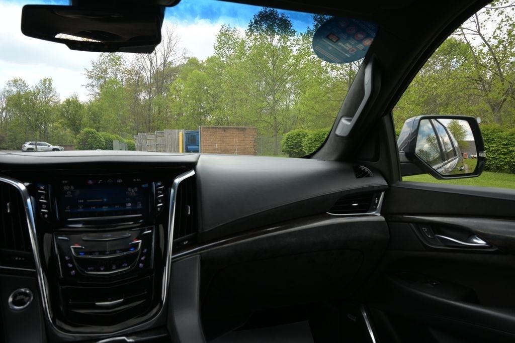 Cadillac Escalade ESV 4WD 4dr Platinum 2015
