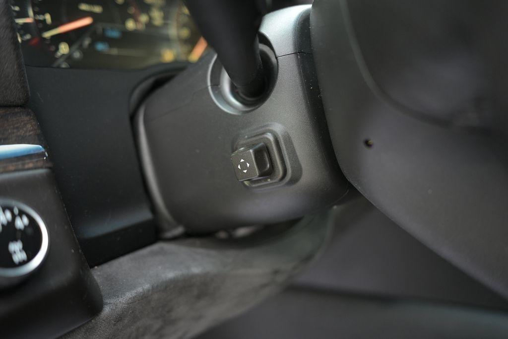 Cadillac Escalade ESV 4WD 4dr Platinum 2015