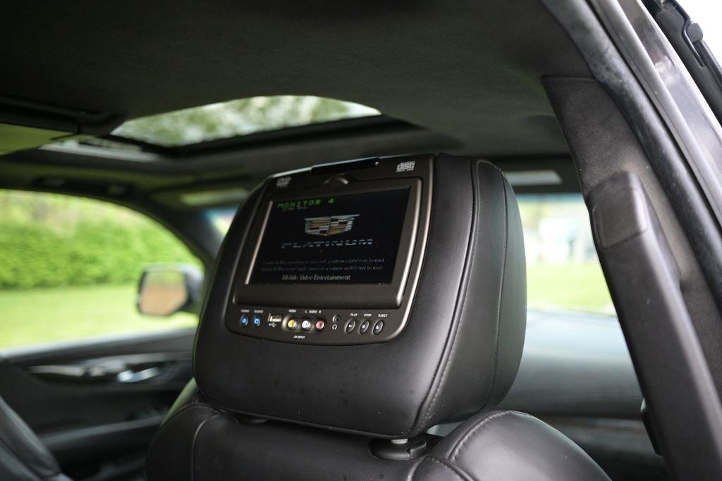 Cadillac Escalade ESV 4WD 4dr Platinum 2015
