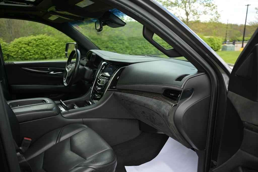 Cadillac Escalade ESV 4WD 4dr Platinum 2015
