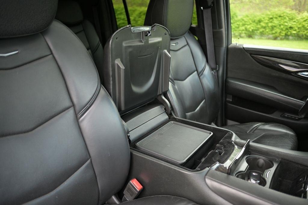 Cadillac Escalade ESV 4WD 4dr Platinum 2015