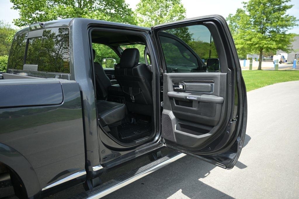 RAM 2500 4WD Crew Cab 149" Longhorn Limited 2016