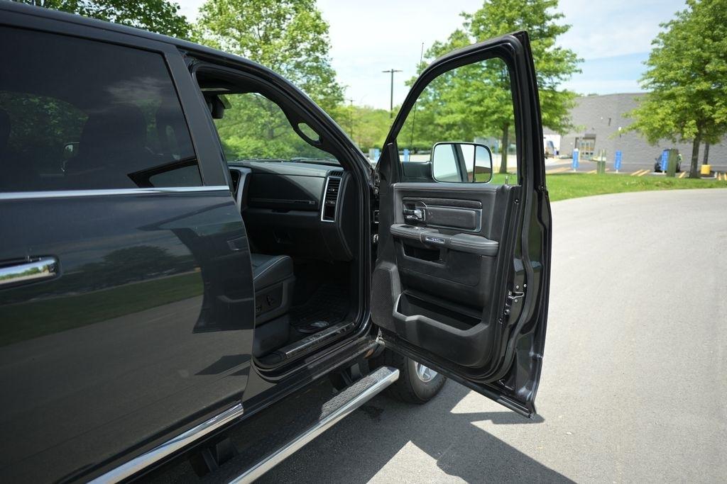 RAM 2500 4WD Crew Cab 149" Longhorn Limited 2016
